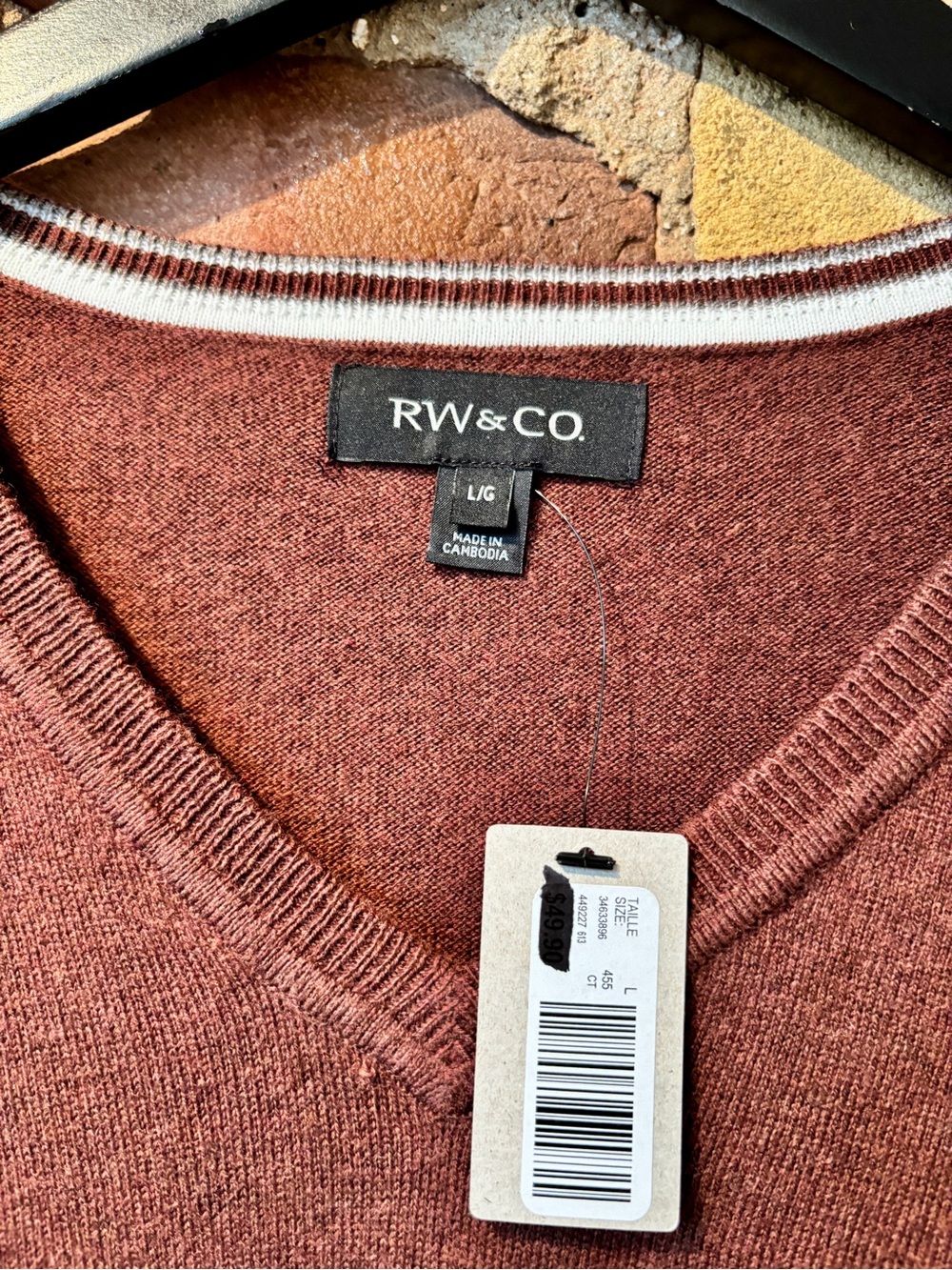 NWT RW&CO Rust Men’s V‑Neck Knit Sweater with Elbow Patches. Size Large. NEW ❤️ - Picture 5 of 12